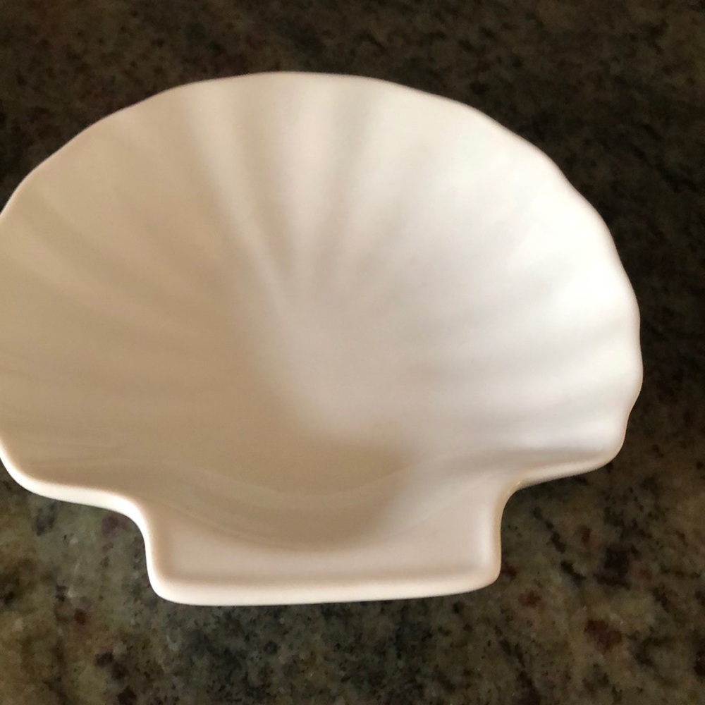 Shell shape dish - Picture 2 of 3